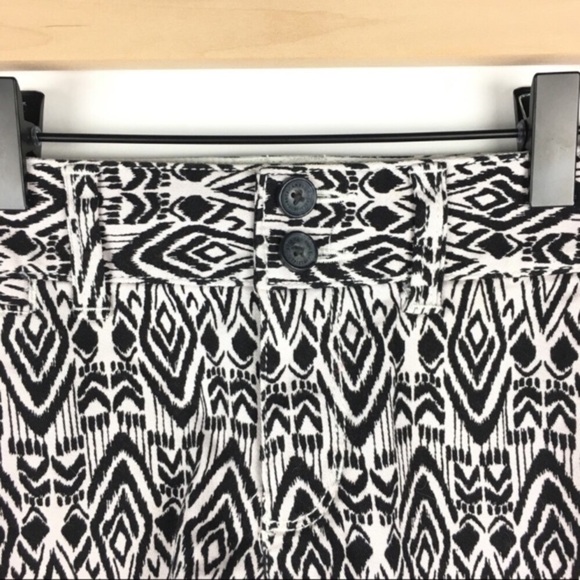 AMERICAN EAGLE Chino Shorts Ikat Aztec Southwestern Tribal Boho Stretch Size 0 - Picture 2 of 8